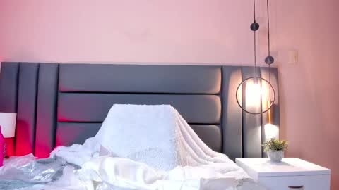 Snapshot of sophiejohnss chatting on 1, 11, 2025 Sophie Johns online show from 1, 11, 2025