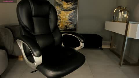 Sophie  Palmer online show from 8, 2, 2025