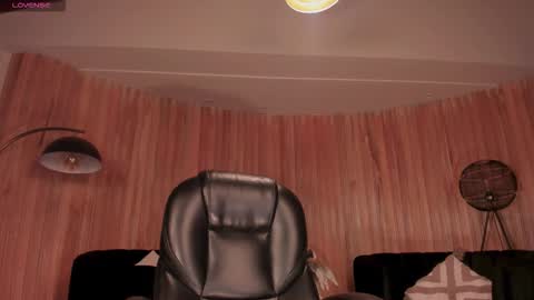 Sophie  Palmer online show from 4, 3, 2026