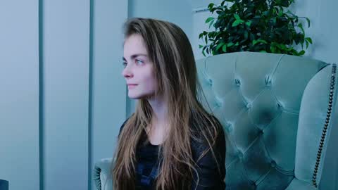 Snapshot of sophiesuvi chatting on 1, 12, 2024 Sophie and my bestie Mandy online show from 1, 12, 2024
