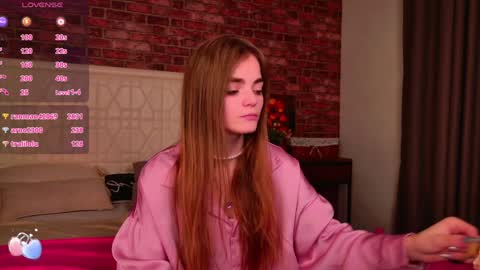Snapshot of sophiesuvi chatting on 28, 12, 2024 Sophie and my bestie Mandy online show from 28, 12, 2024