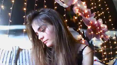 Snapshot of sophiesuvi chatting on 5, 1, 2025 Sophie and my bestie Mandy online show from 5, 1, 2025