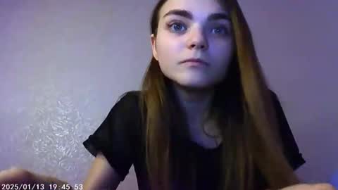 Snapshot of sophiesuvi chatting on 12, 1, 2025 Sophie and my bestie Mandy online show from 12, 1, 2025