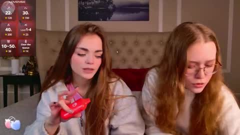 Sophie and my bestie Mandy    online show from 15, 11, 2025