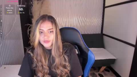 Snapshot of sophiewatson_ chatting on 18, 6, 2026 sophiewatson_ online show from 18, 6, 2026