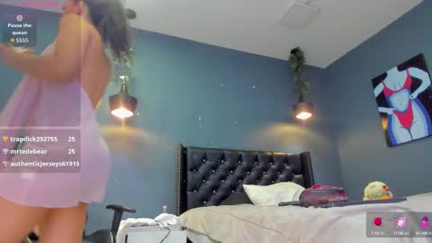 Sophie Taylor online show from 14, 9, 2025