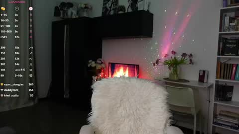 Snapshot of sophisticated_me chatting on 11, 3, 2025 Beatrice call me Bea online show from 11, 3, 2025