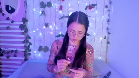 Snapshot of sophy_smilesweet chatting on 12, 12, 2024 SOPHY ROGERS online show from 12, 12, 2024