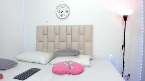 Snapshot of sopphiefox chatting on 14, 5, 2026 Sofia online show from 14, 5, 2026