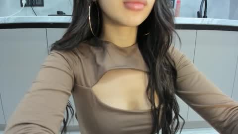 Mia online show from 3, 10, 2025