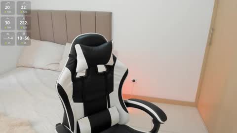 Instagram Soyamandaa  1 online show from 4, 2, 2026