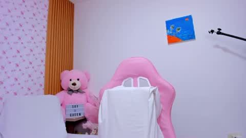 Snapshot of soyqeen chatting on 28, 4, 2026 SoyQueen online show from 28, 4, 2026