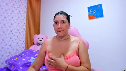 Snapshot of soyqeen chatting on 18, 5, 2026 SoyQueen online show from 18, 5, 2026