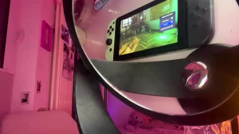 Spacegirl online show from 10, 11, 2025