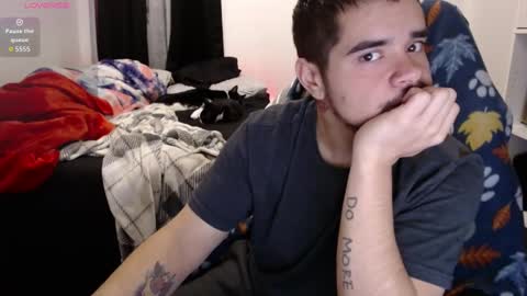 Snapshot of spanishcouple4255 chatting on 30, 10, 2025 spanishcouple4255 online show from 30, 10, 2025