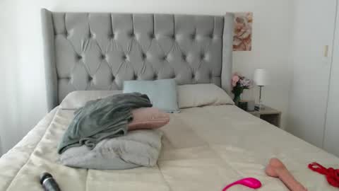 Snapshot of spicyangie chatting on 14, 1, 2025 Im Angela online show from 14, 1, 2025
