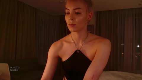 Snapshot of spiklencii chatting on 19, 9, 2025 Elizabeth online show from 19, 9, 2025