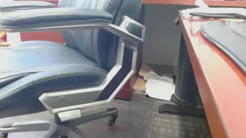 make me cum c2c talk to me online show from 15, 4, 2026