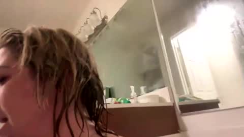 Snapshot of squirtinshawty chatting on 2, 11, 2025 squirtinshawty online show from 2, 11, 2025