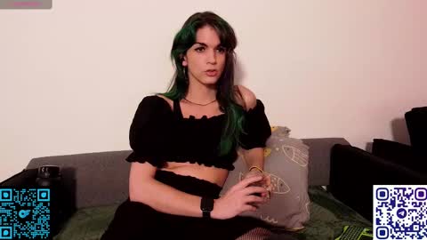 Snapshot of squrlgurl chatting on 11, 3, 2025 Earthling Gurl Michelle Allergy online show from 11, 3, 2025