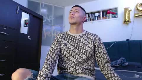 Snapshot of sr_porn01 chatting on 17, 1, 2025 sr_porn01 online show from 17, 1, 2025