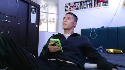 Snapshot of sr_porn01 chatting on 24, 1, 2025 sr_porn01 online show from 24, 1, 2025