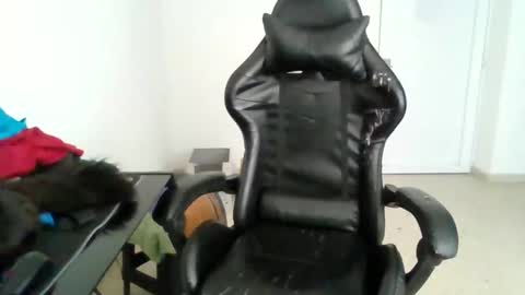 Vic online show from 12, 11, 2025