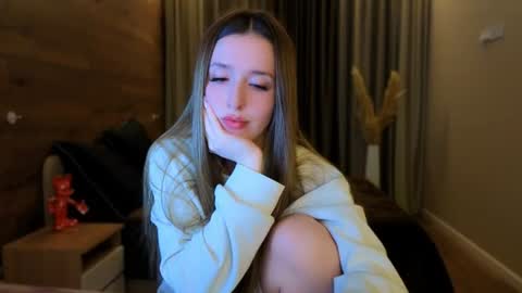 Chloe online show from 26, 6, 2026