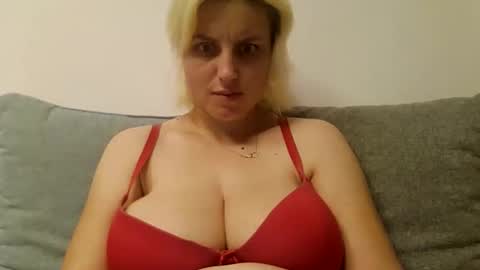 Amelly online show from 7, 11, 2025