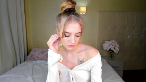 Stacy Mon Tue Wed Thu Fri Sun GMT GMT 3 1000am - 0400pm  online show from 22, 2, 2025