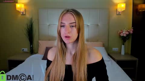 Stacy Mon Tue Wed Thu Fri Sun GMT GMT 3 1000am - 0400pm  online show from 17, 9, 2025