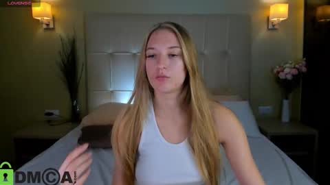 Stacy Mon Tue Wed Thu Fri Sun GMT GMT 3 1000am - 0400pm  online show from 19, 9, 2025