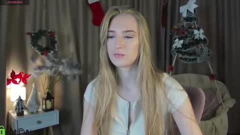 Stacy Mon Tue Wed Thu Fri Sun GMT GMT 3 1000am - 0400pm  online show from 30, 11, 2025