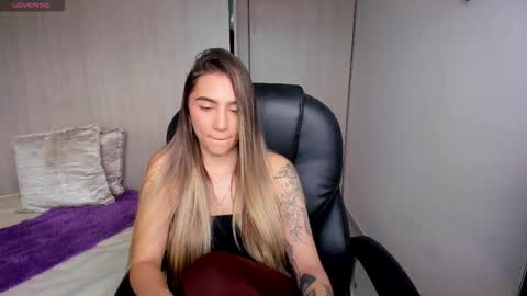 Stacy Conner online show from 16, 10, 2025