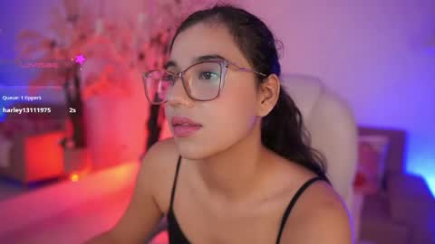 stacycooper_ online show from 11, 5, 2026