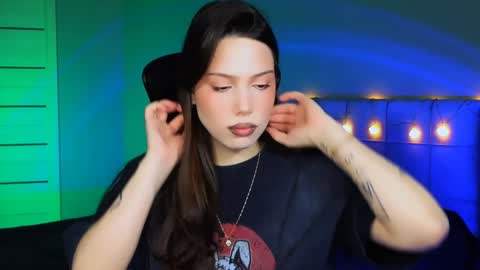 Snapshot of stacygonzales_ chatting on 10, 12, 2024 Bye bye dear See you on December 3st online show from 10, 12, 2024
