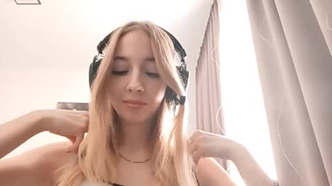 Snapshot of stacyscholle chatting on 13, 2, 2026 Mila online show from 13, 2, 2026