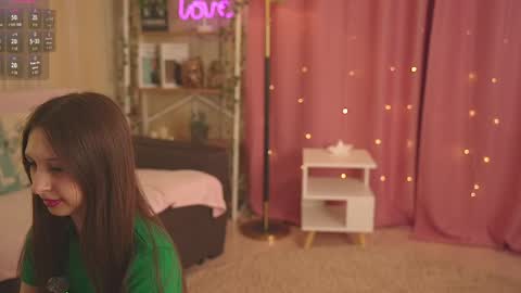 Chloe online show from 12, 4, 2026