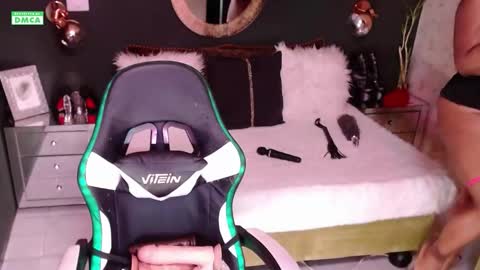 Snapshot of starhappy chatting on 14, 9, 2025 Welcome Im VICTORIA Your love is my passion activate my love and moaning with your tips and enjoy with me online show from 14, 9, 2025