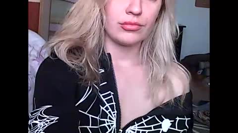 starlesseyes online show from 5, 11, 2025