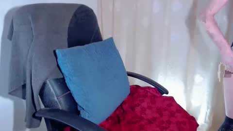 Angela online show from 7, 10, 2025