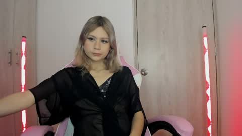 starmoonly online show from 10, 5, 2026