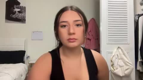 starqueenieee online show from 27, 10, 2025