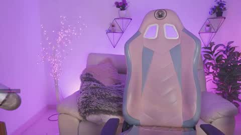 Yoko online show from 15, 9, 2025