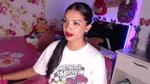 Im MiaIts my first day here  online show from 12, 12, 2024