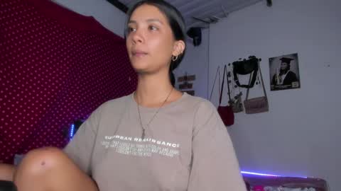 Im MiaIts my first day here  online show from 7, 1, 2025