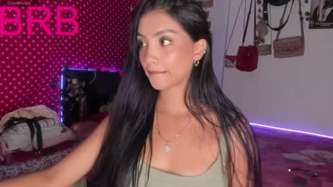 Im MiaIts my first day here  online show from 13, 1, 2025