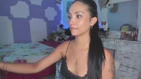 Im MiaIts my first day here  online show from 5, 3, 2025