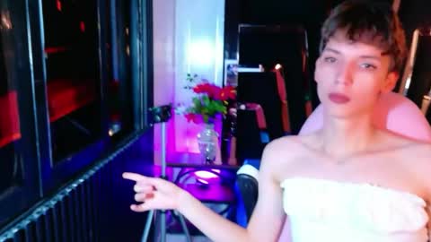 stefany piink online show from 4, 5, 2026