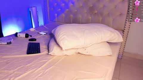 Snapshot of steffany_lopez_ chatting on 12, 1, 2025 steffany_lopez_ online show from 12, 1, 2025